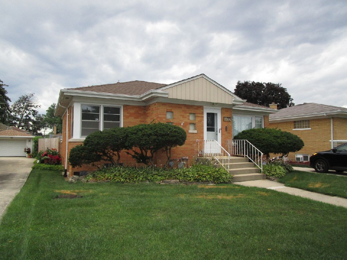  Rented Westchester Illinois, 1644 Buckingham