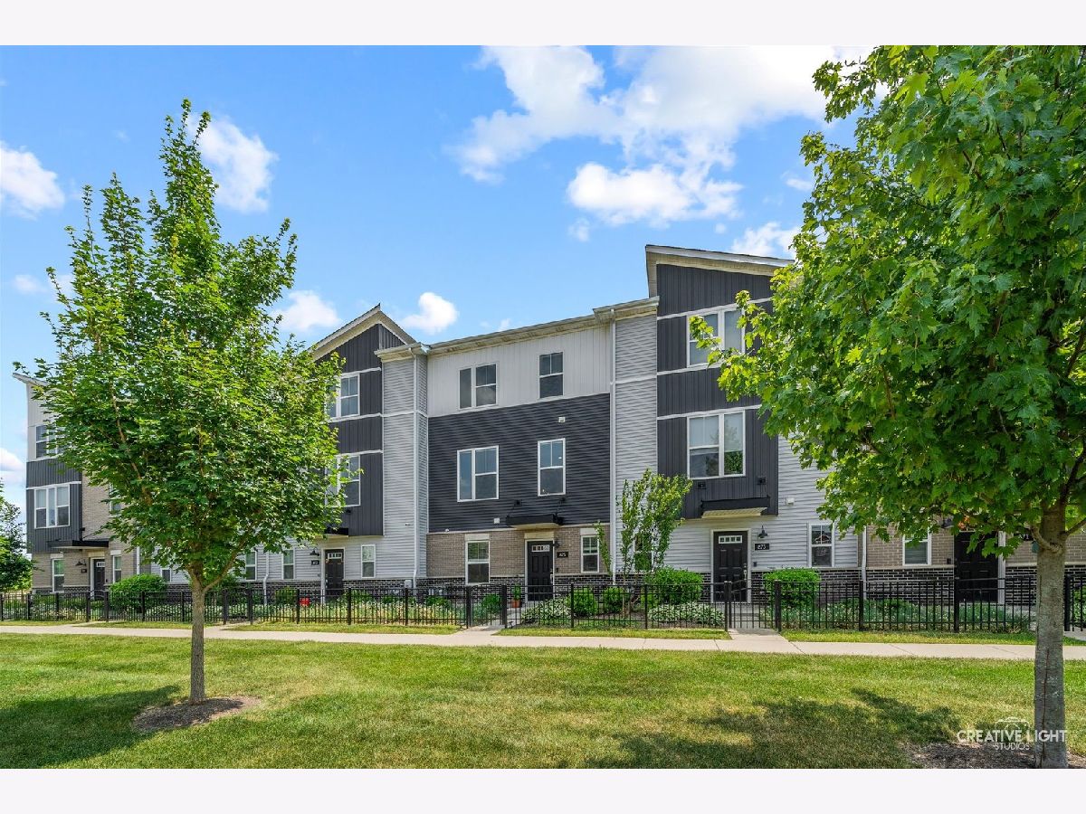  Sold Aurora Illinois, 875 Finley