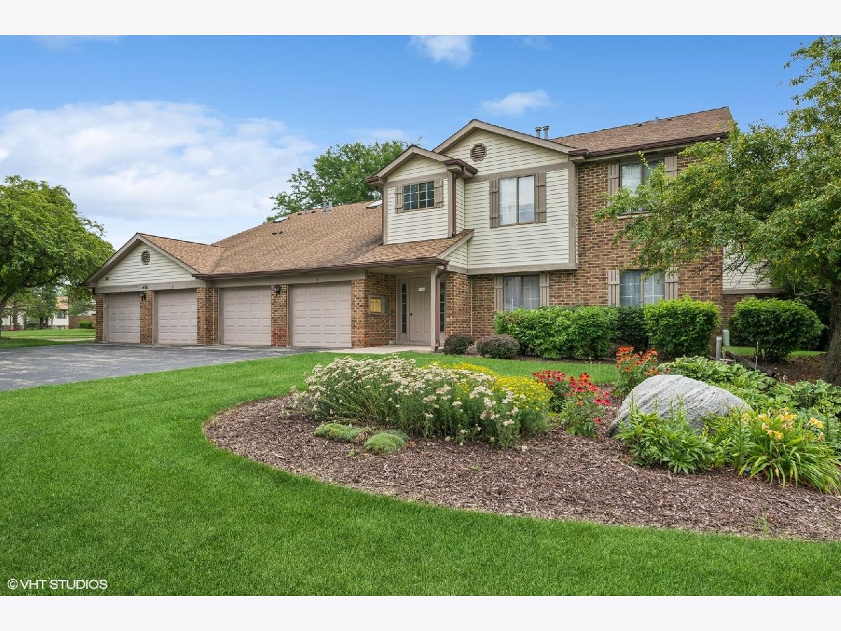 Townhomes & Condos Sold Pheasant Trail Arlington Heights Illinois, 4141 Pheasant Trail