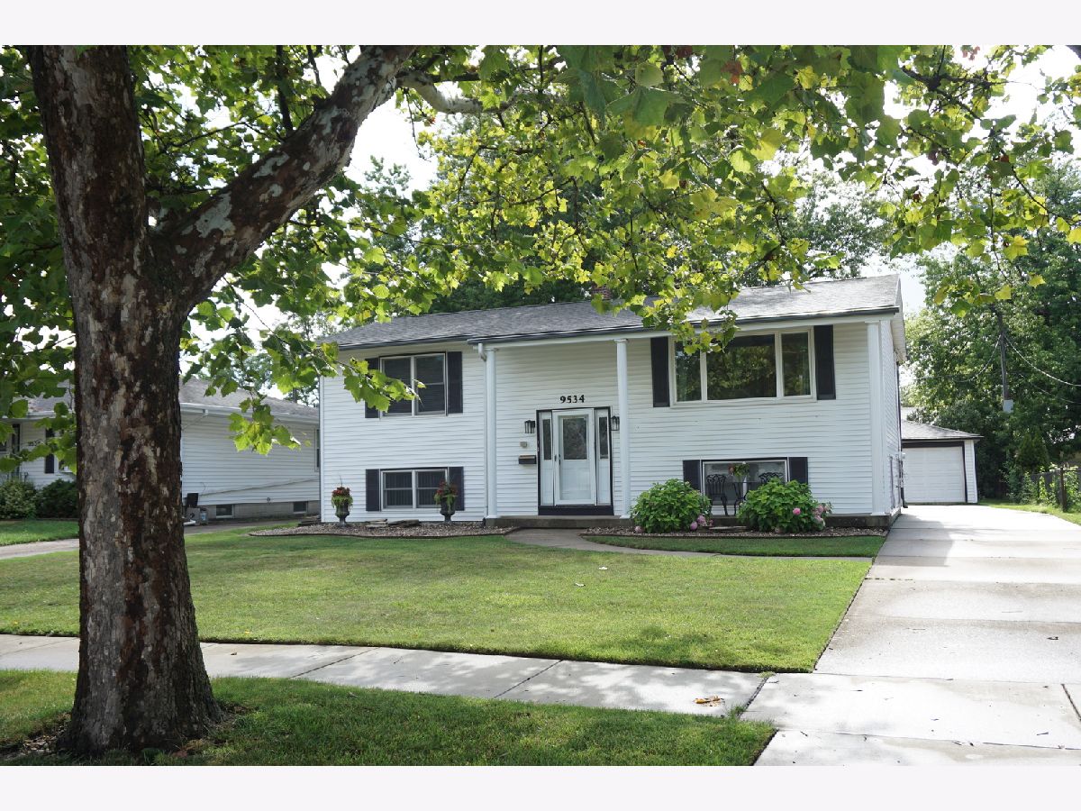  Sold Munster Indiana, 9534 Cypress