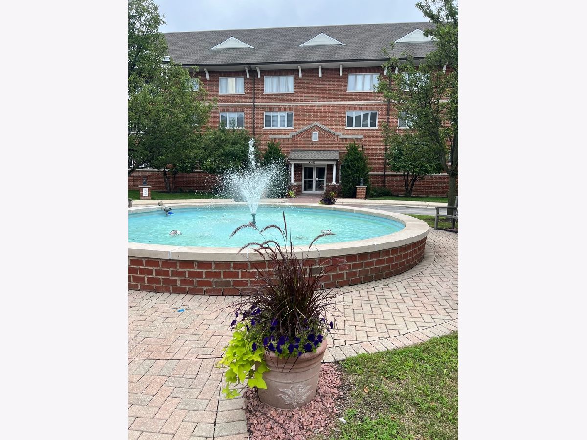Condominiums For Sale Waterford Place Park Ridge Illinois, 460 Northwest Highway