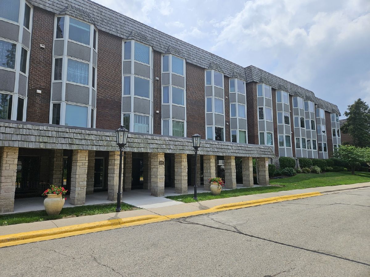 Condominiums Sold Bristol Court Park Ridge Illinois, 2400 Windsor Mall