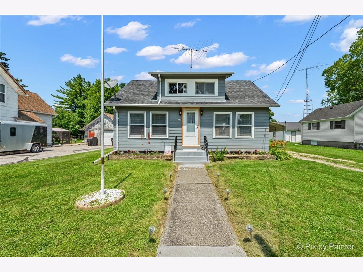  Sold Capron Illinois, 335 Ogden