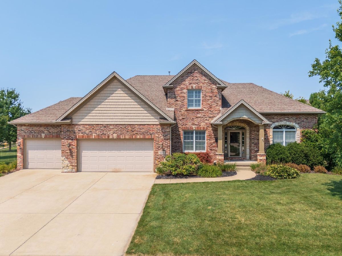 Homes & Condos & Townhomes For Sale Grove On Kickapoo Creek Bloomington Illinois, 1411 Watersound Way