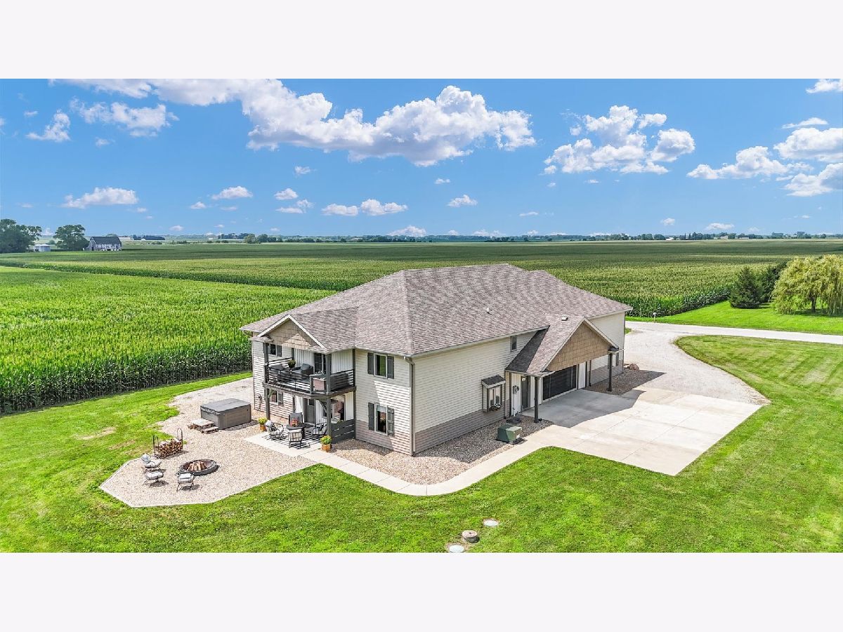  For Sale Sidney Illinois, 2297 County Road 1200 Road