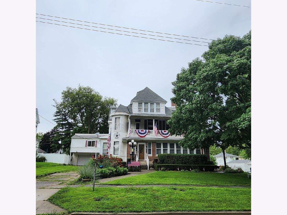  For Sale Watseka Illinois, 330 Locust Street