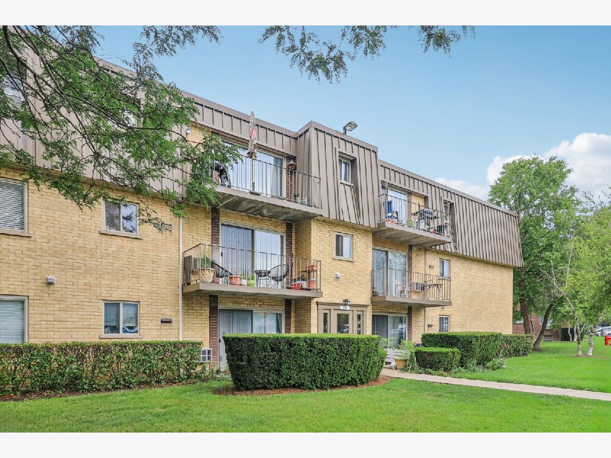  Sold Wheeling Illinois, 584 Fairway View