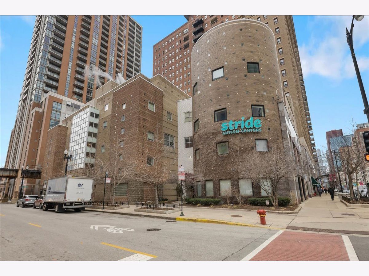 Condominiums Sold Burnham Park Plaza Chicago Illinois, 40 9th