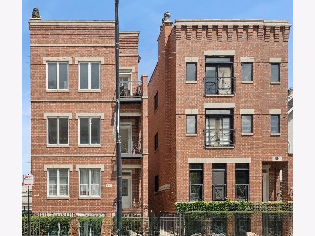  Sold Chicago Illinois, 1136 Fullerton