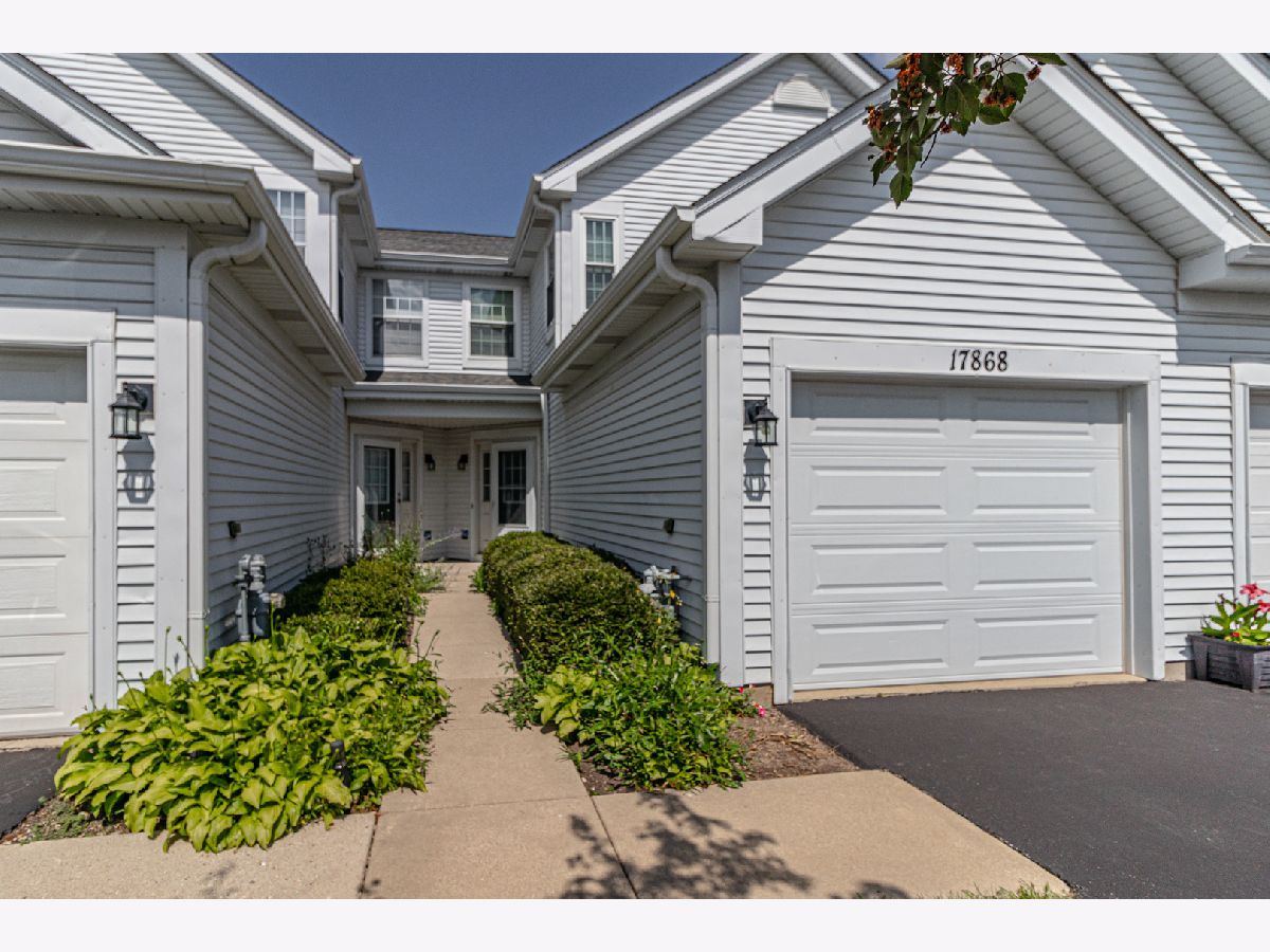 Townhomes & Homes Sold Bridlewood Gurnee Illinois, 17868 Braewick