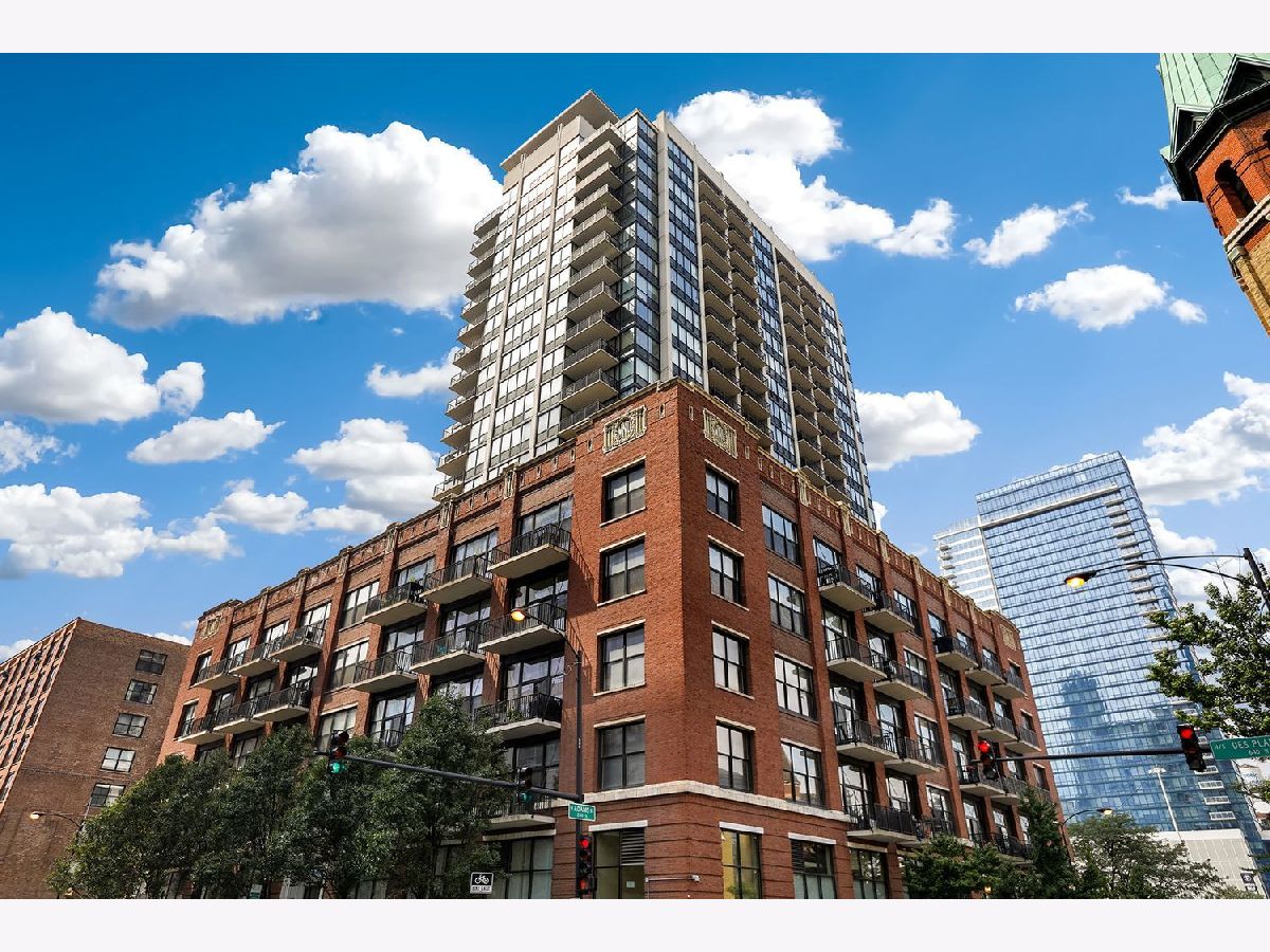 Sold Chicago Illinois, 210 Desplaines