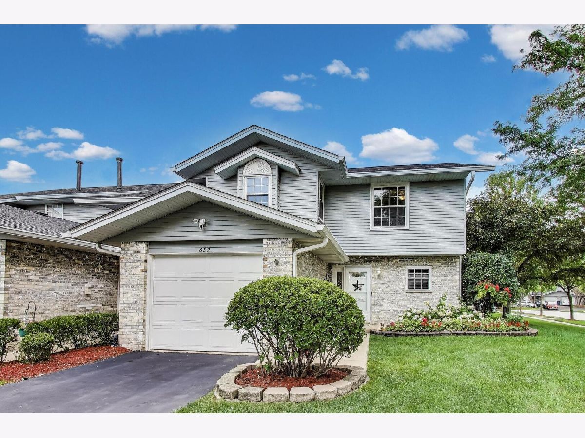 Townhomes Sold Tamarac Addison Illinois, 659 Meadows