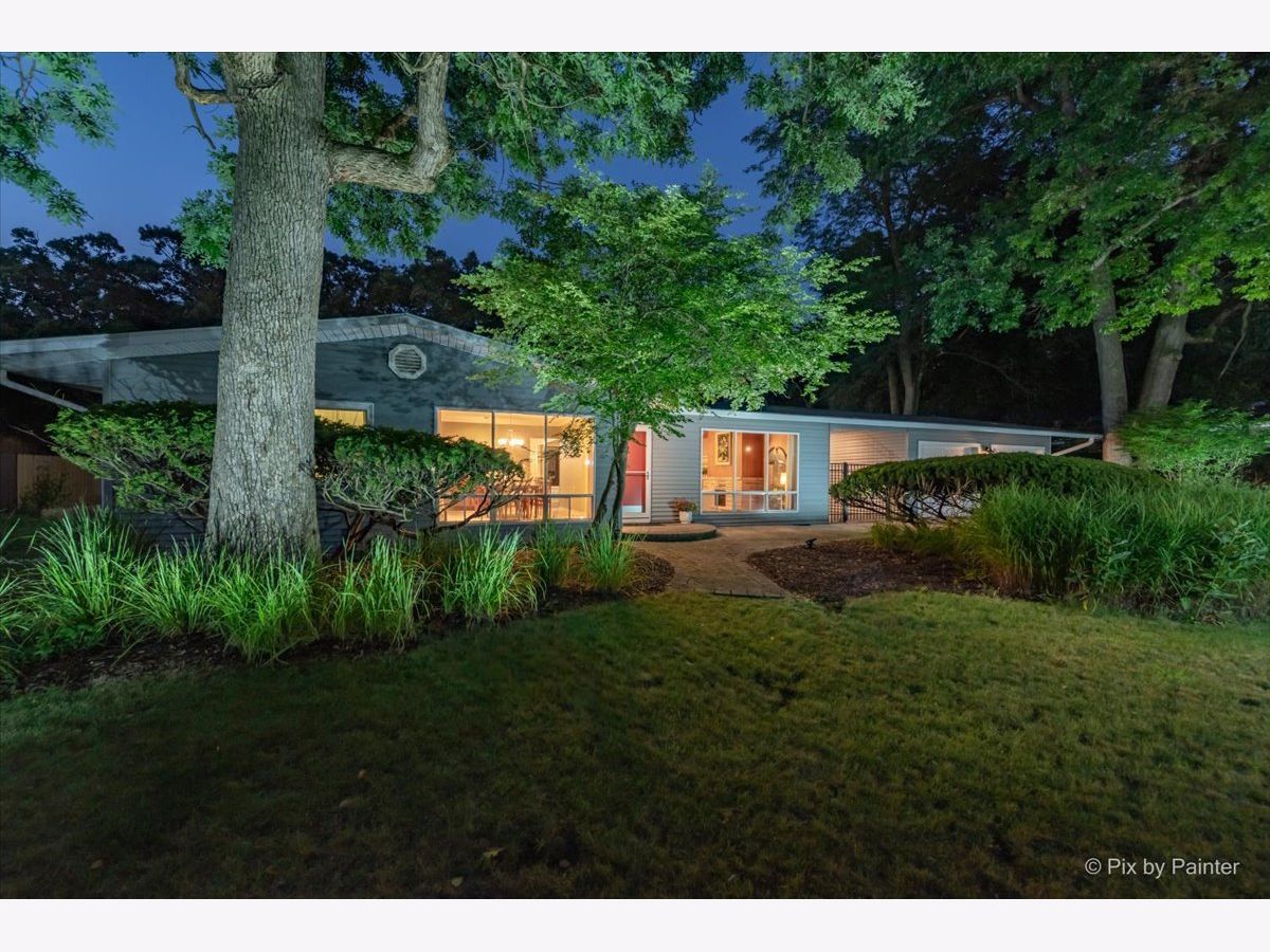  For Sale Carpentersville Illinois, 821 Greenwood Avenue
