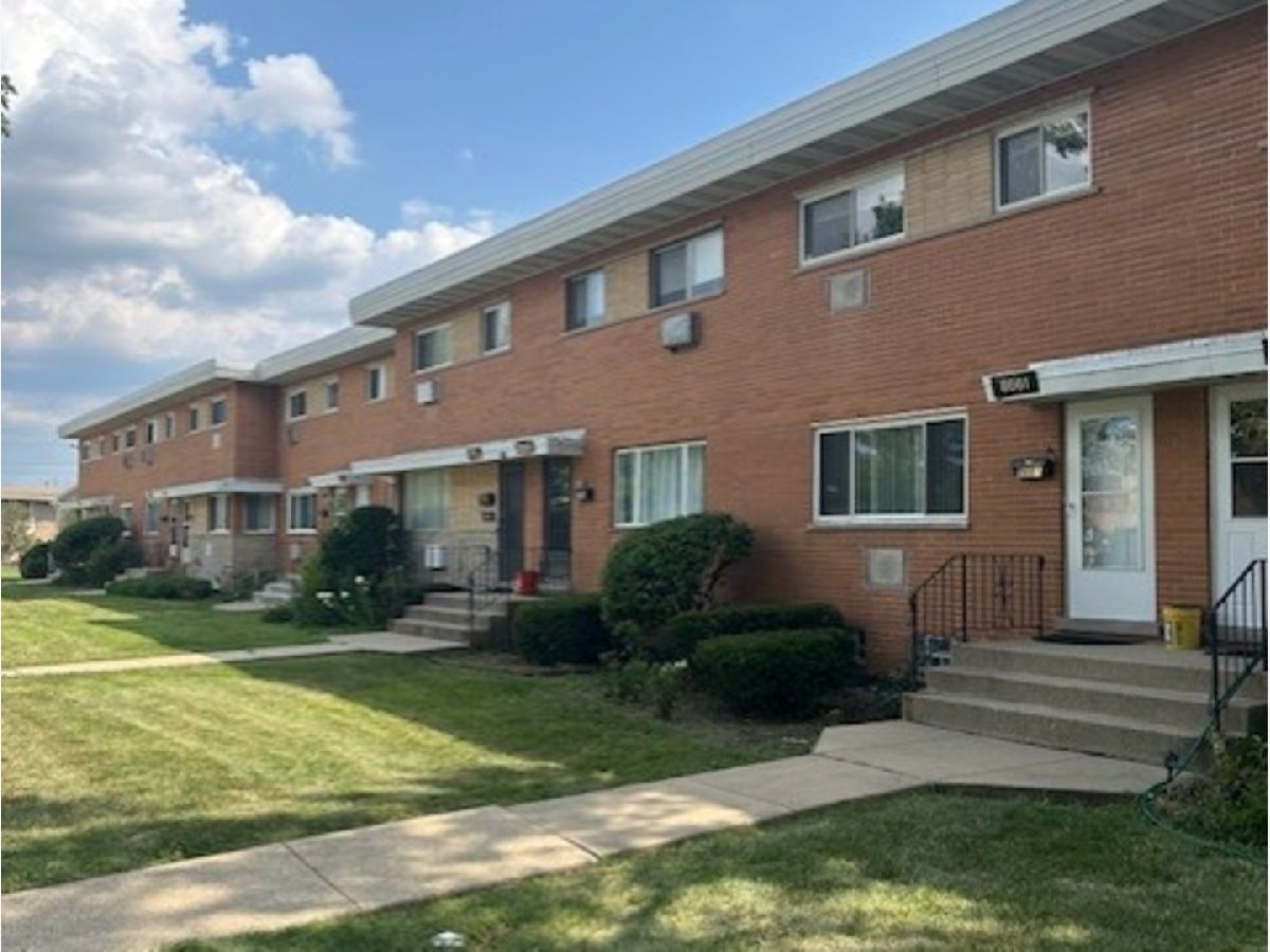 Townhomes & Condos Sold Greenwood Park Des Plaines Illinois, 8657 Gregory