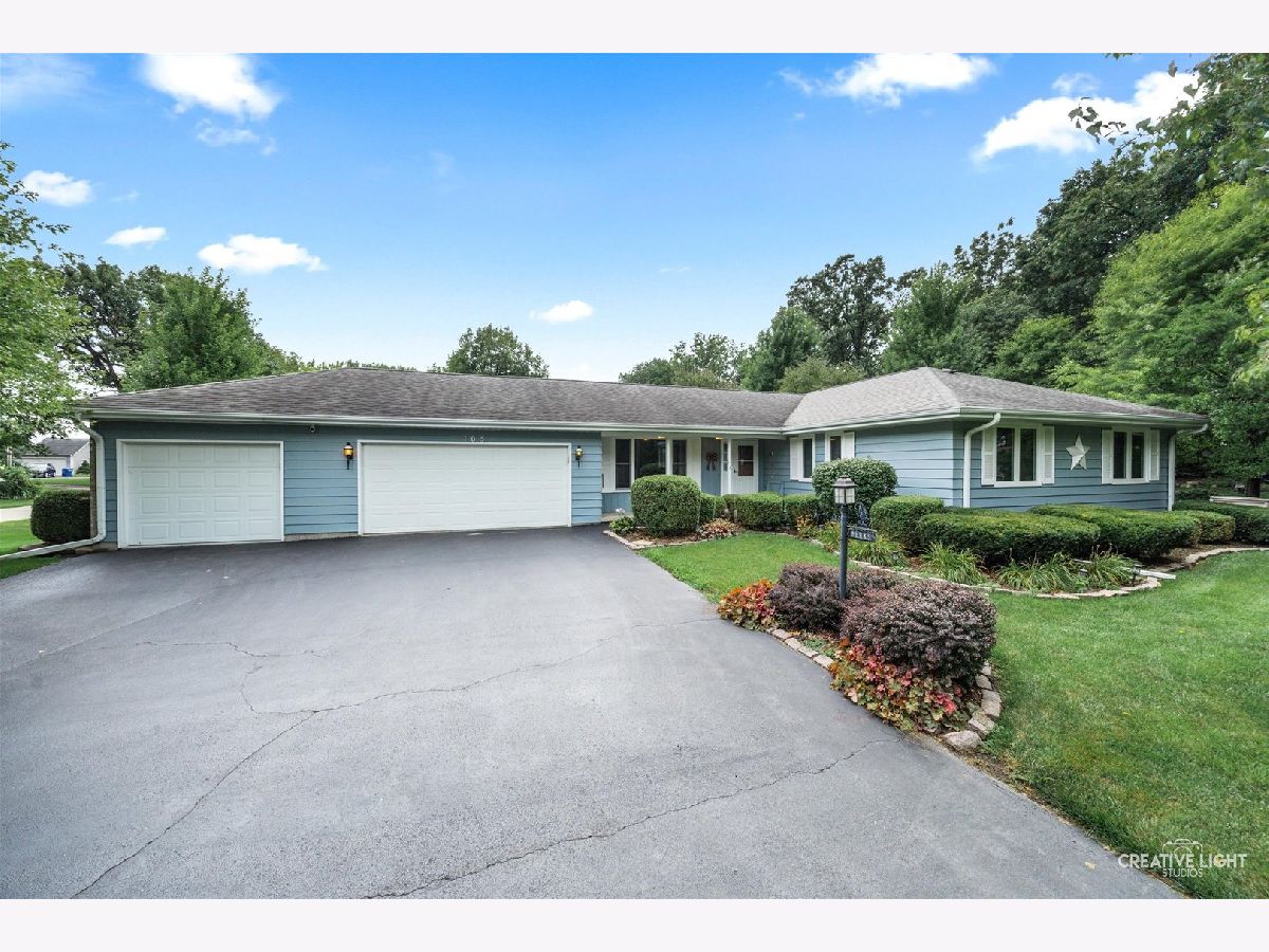  Sold Hinckley Illinois, 105 Oak Knoll