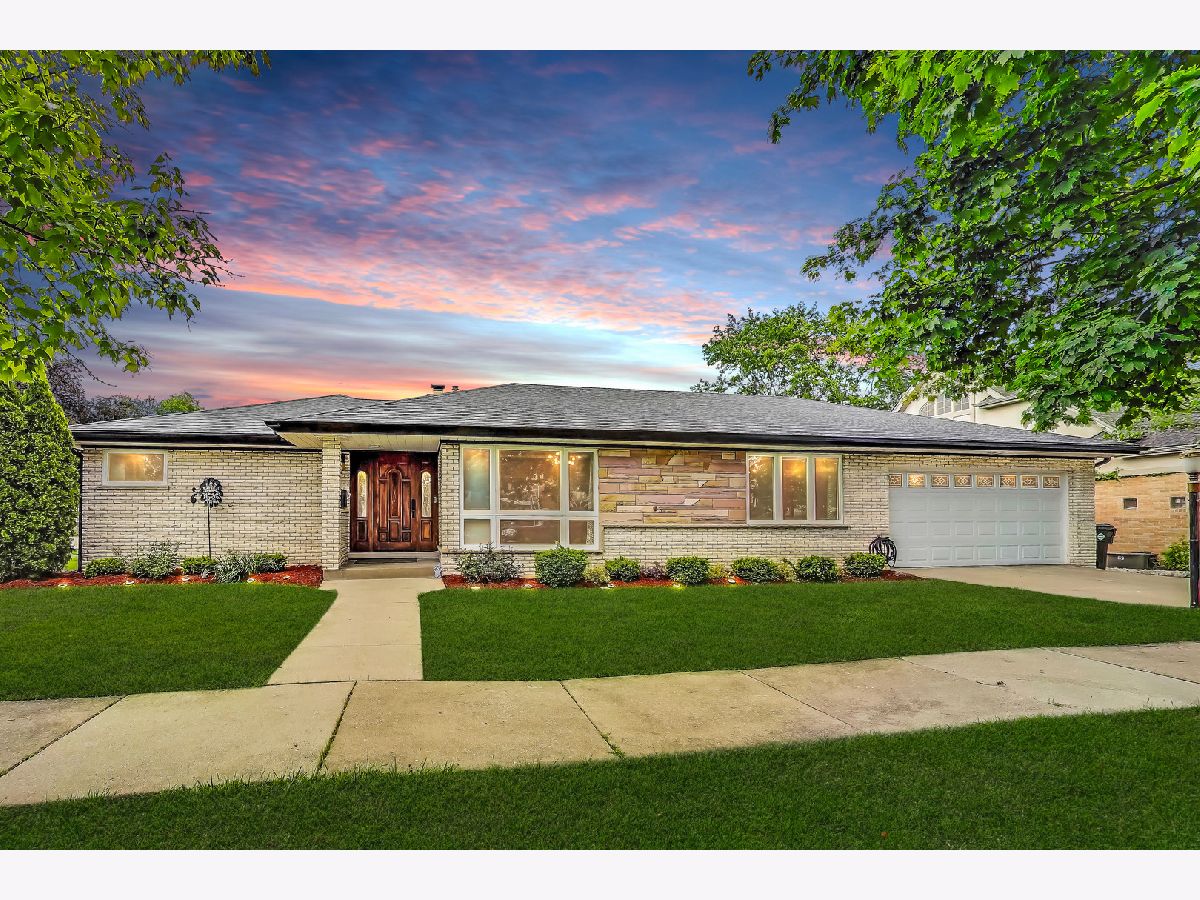  Sold Park Ridge Illinois, 835 Tomawadee