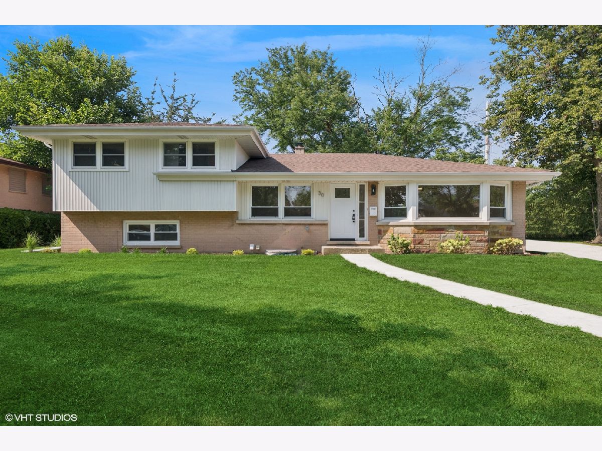  Rented Glenview Illinois, 30 Crescent