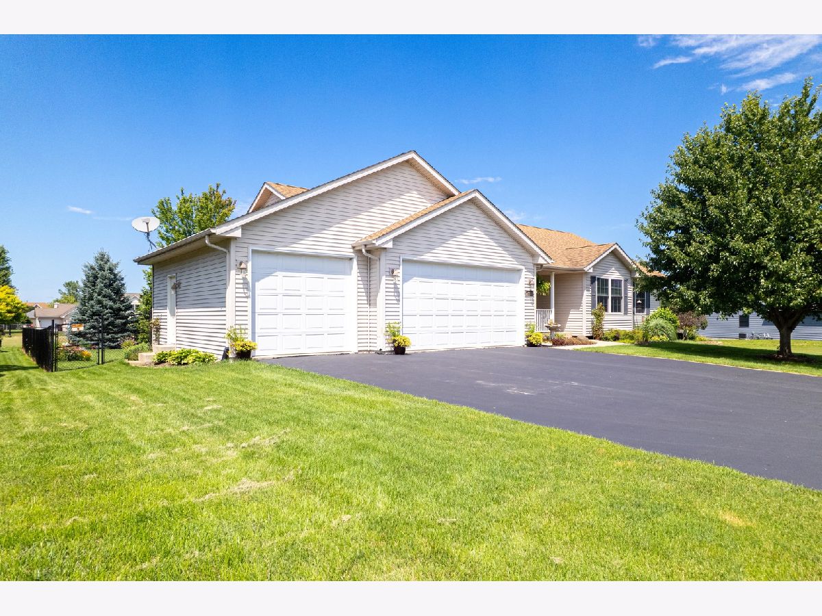  For Sale Stillman Valley Illinois, 553 Countryside Drive