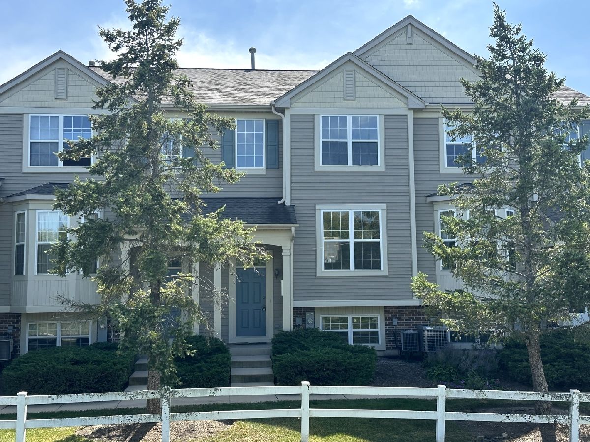 For Rent Lakemoor Illinois, 31782 Pineview