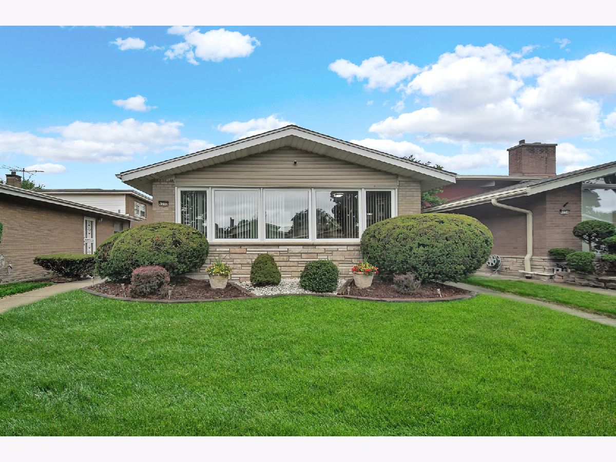 Homes For Sale Pill Hill Valley Chicago Illinois, 9242 Constance Avenue