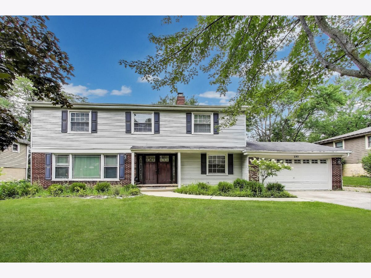 Homes For Sale Barrington Meadows Barrington Illinois, 248 Beverly Road