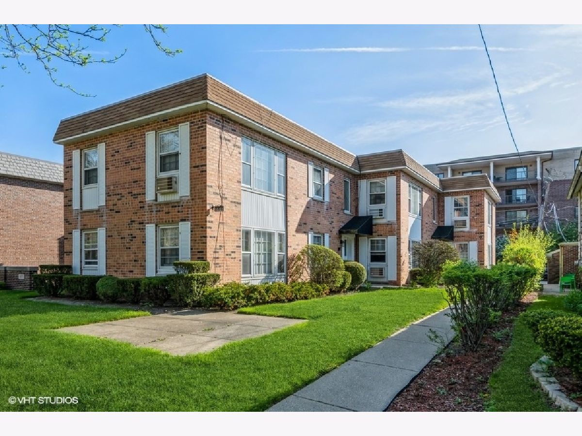  Rented Highland Park Illinois, 1661 Green Bay