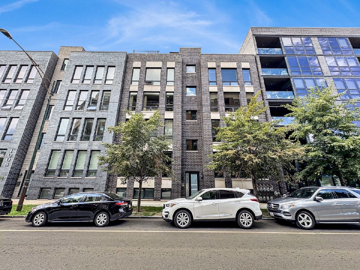  For Sale Chicago Illinois, 1014 Larrabee Street