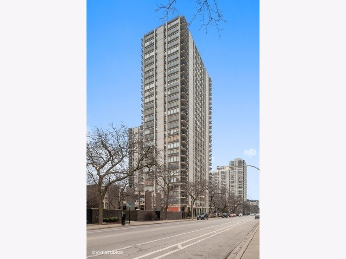 Condos & Townhomes Rented Sandburg Village Chicago Illinois, 1355 Sandburg