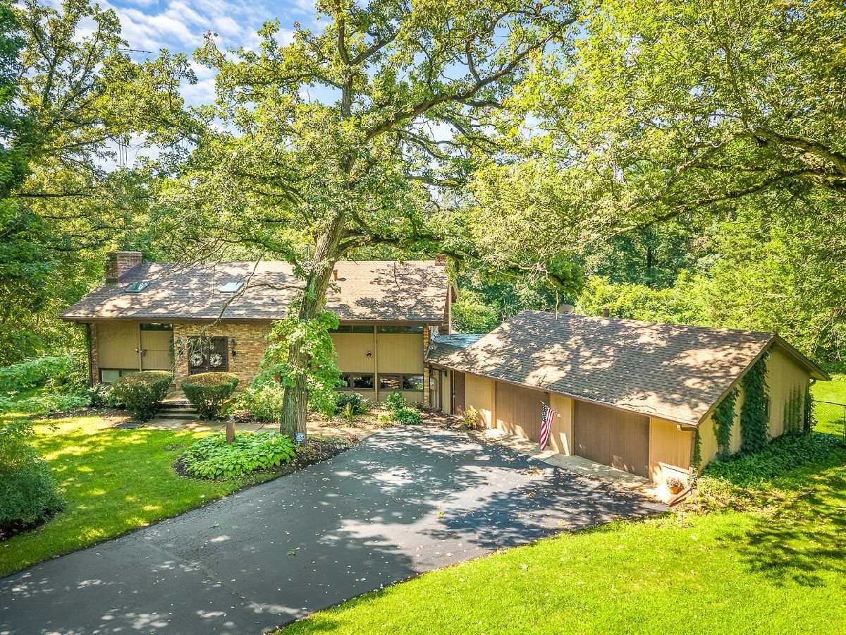  For Sale Pecatonica Illinois, 16540 Grove Creek Circle