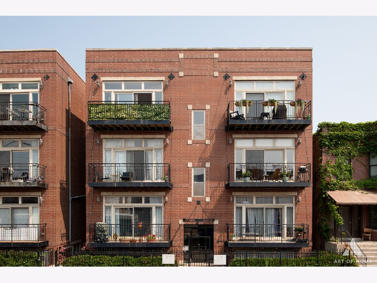  Sold Chicago Illinois, 2734 Belmont