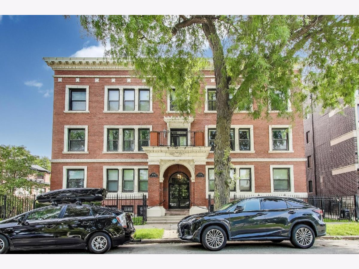  For Sale Chicago Illinois, 3735 Lake Park Avenue