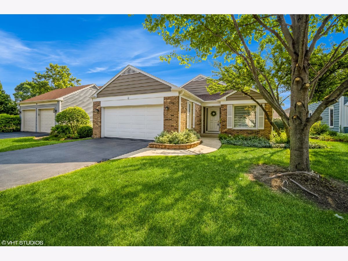 Townhomes & Condos & Homes Sold Ancient Tree Northbrook Illinois, 2 The Court Of Tyronwood
