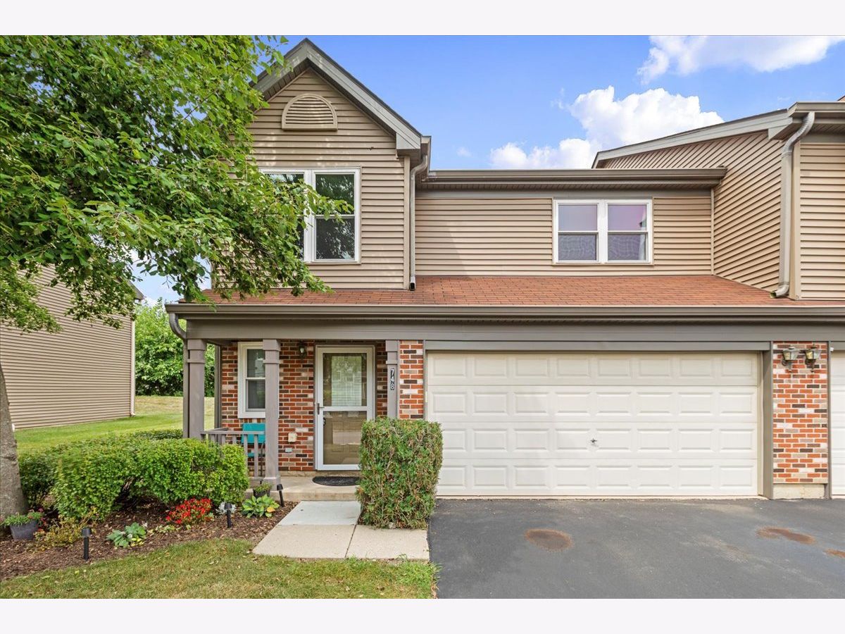 Townhomes & Condos For Sale Whispering Oaks Palatine Illinois, 748 Whispering Oaks Court
