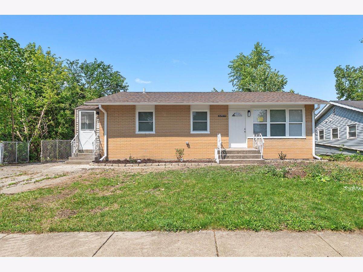  For Sale Sauk Village Illinois, 2203 220th  A Street