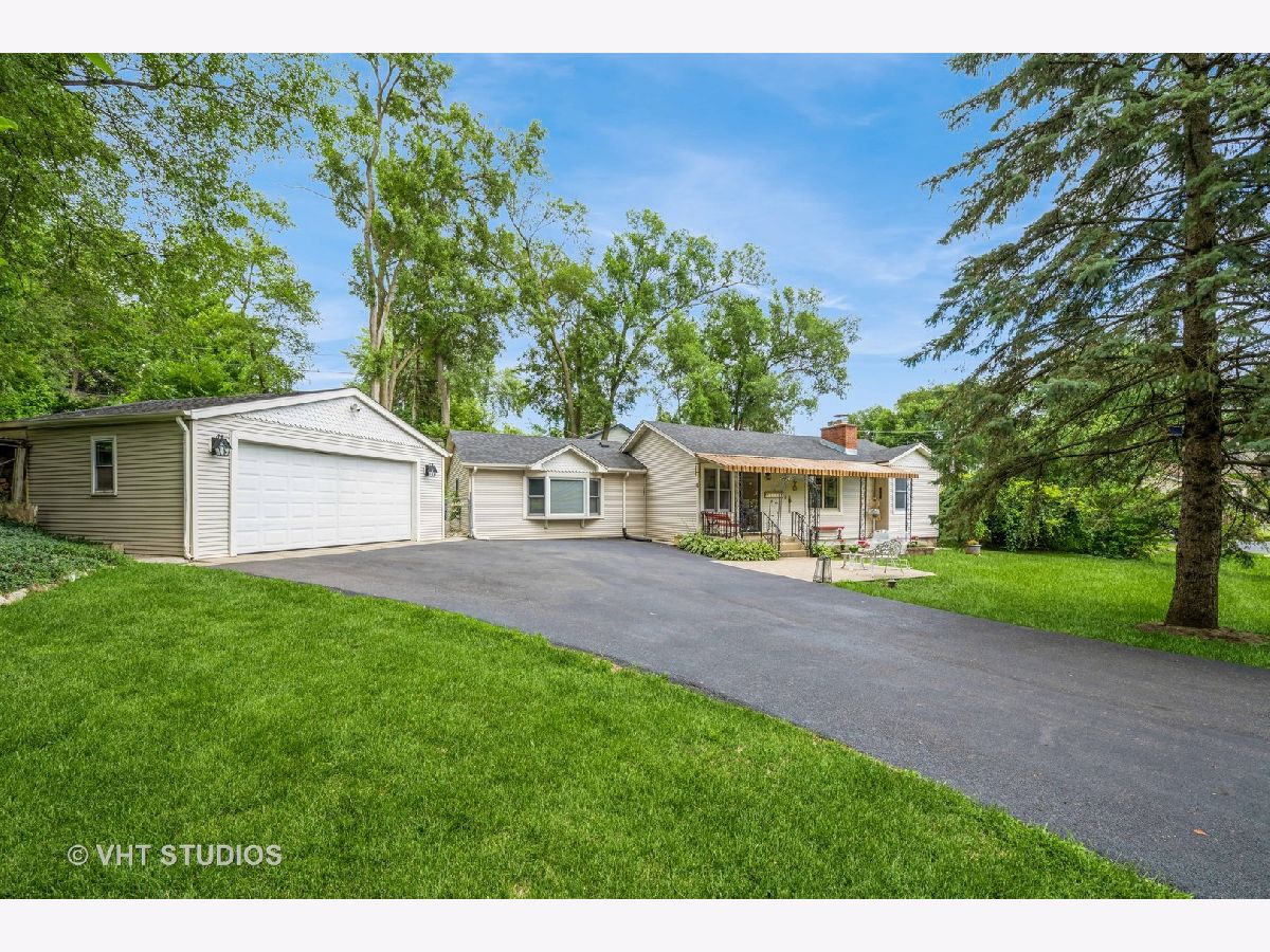 Homes For Sale Silver Lake Cary Illinois, 6206 Hilly Way