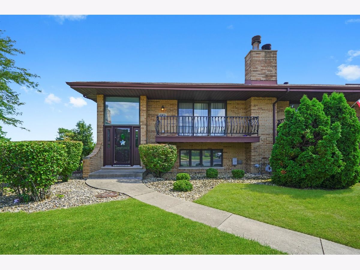 Townhomes & Condos & Homes For Sale Eagle Ridge Orland Park Illinois, 17921 Alaska Court