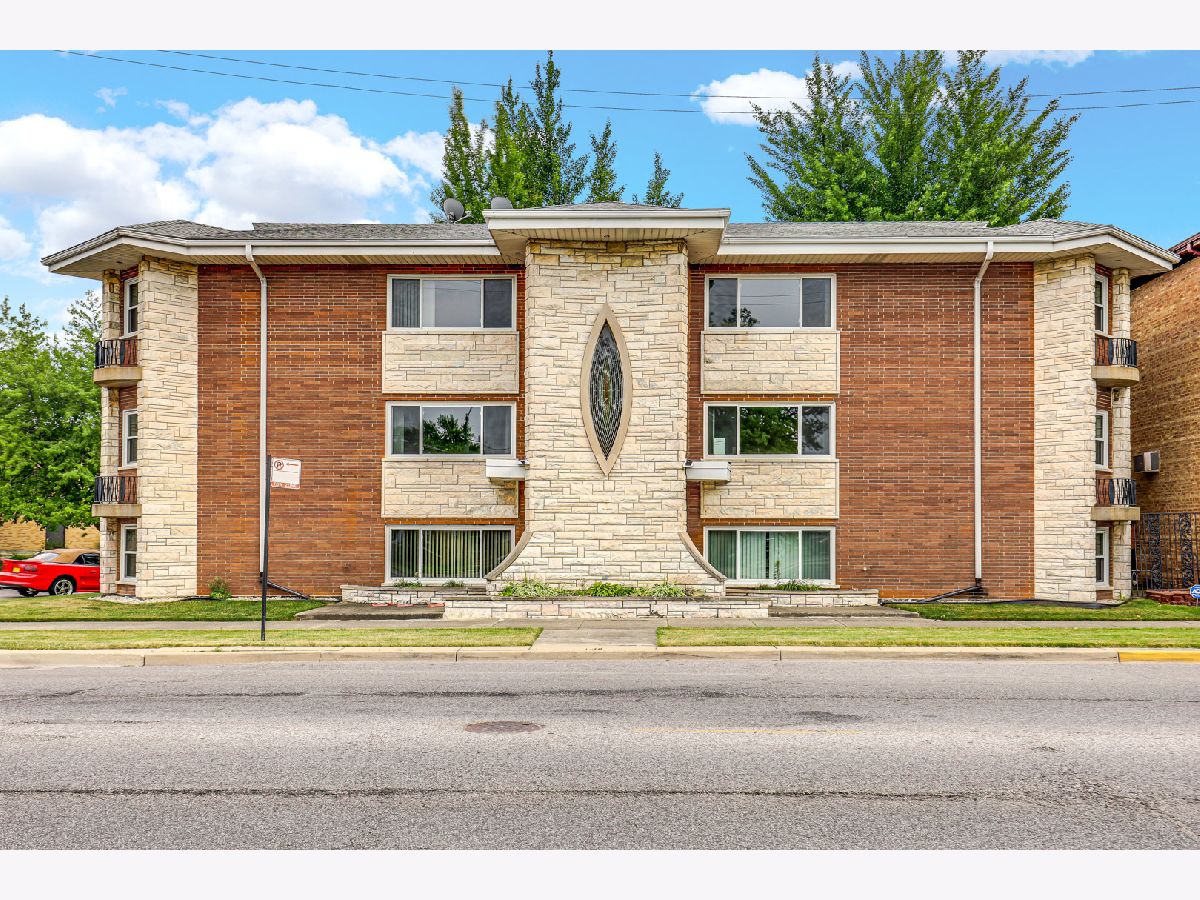 Rented Chicago Illinois, 7101 Foster