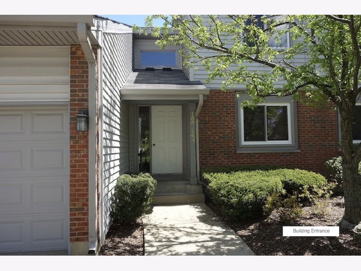 Townhomes & Condos Rented Hidden Lake Village Buffalo Grove Illinois, 135 Morningside