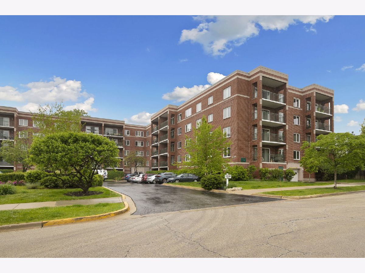 Condominiums & Homes For Sale Rivers Edge Chicago Illinois, 5360 Lowell Avenue