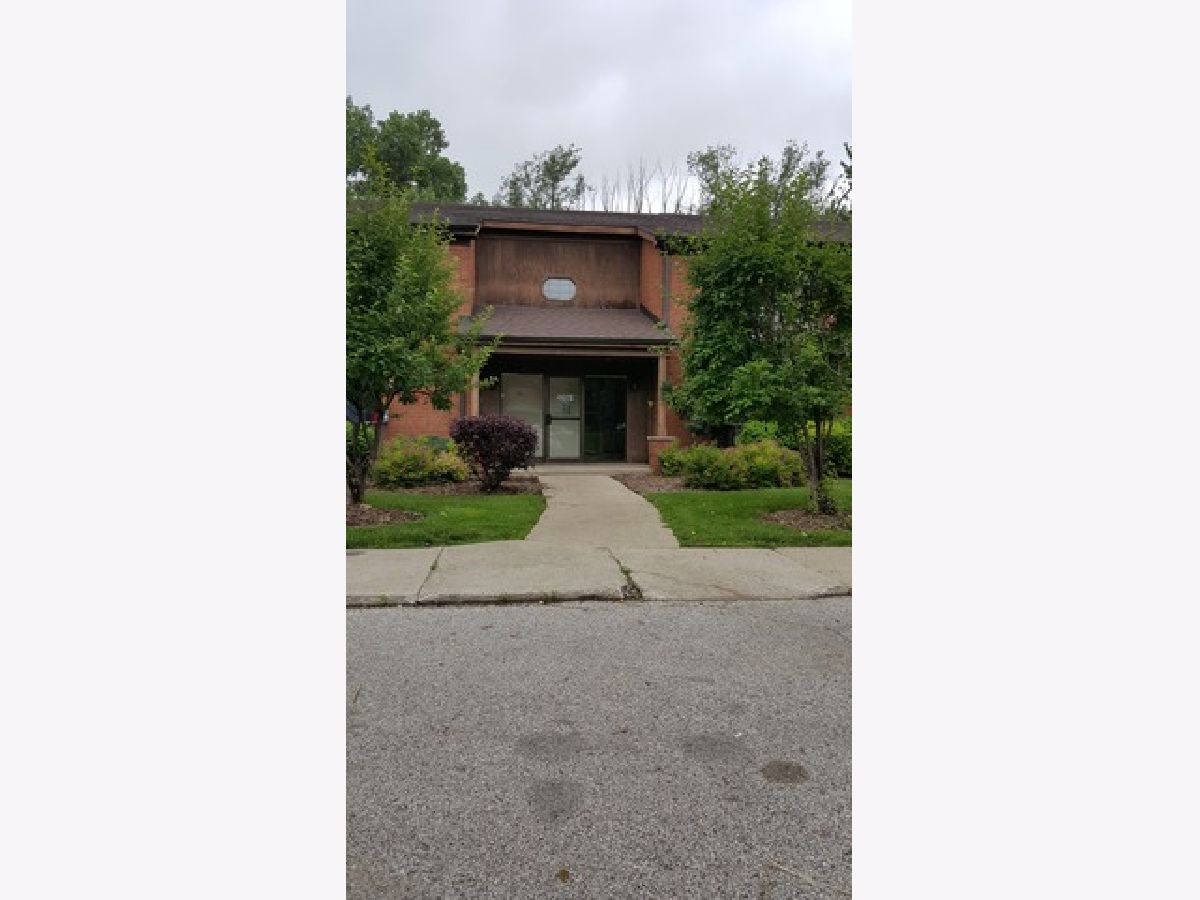  Rented Grayslake Illinois, 33561 Royal Oak