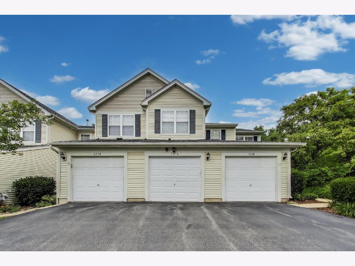 Townhomes & Homes Sold Aragon Carpentersville Illinois, 1316 Brookdale
