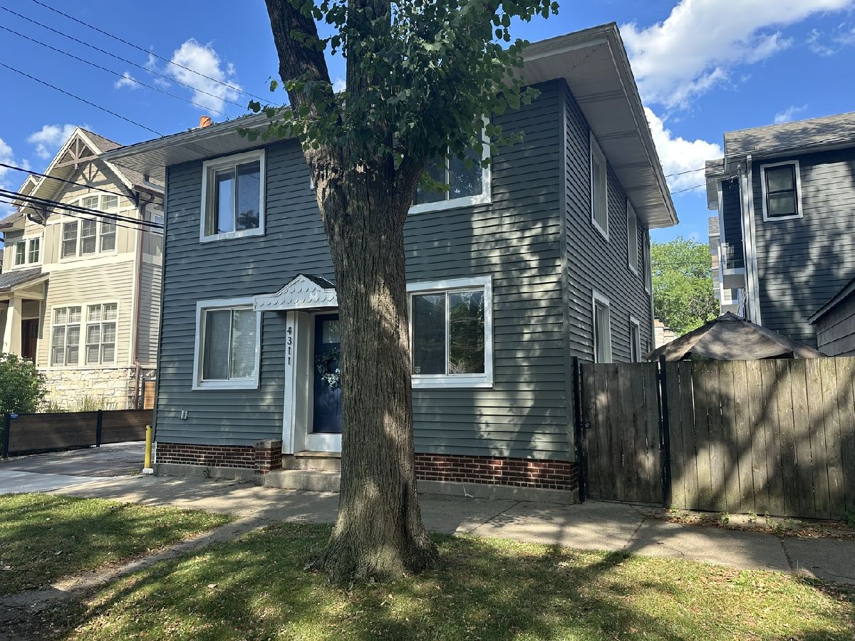  Rented Chicago Illinois, 4311 Claremont