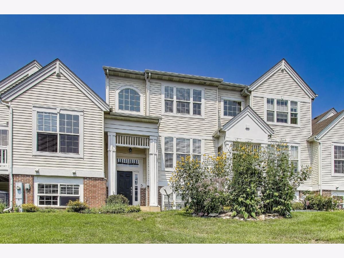 Townhomes & Condos & Homes For Sale Midlane Club Wadsworth Illinois, 3006 Concord Lane