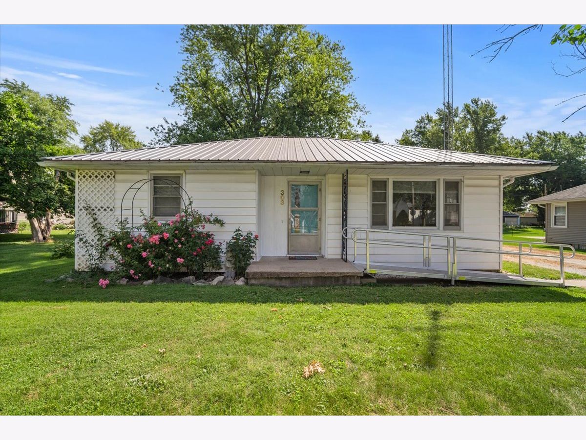  Sold Colfax Illinois, 303 Grove