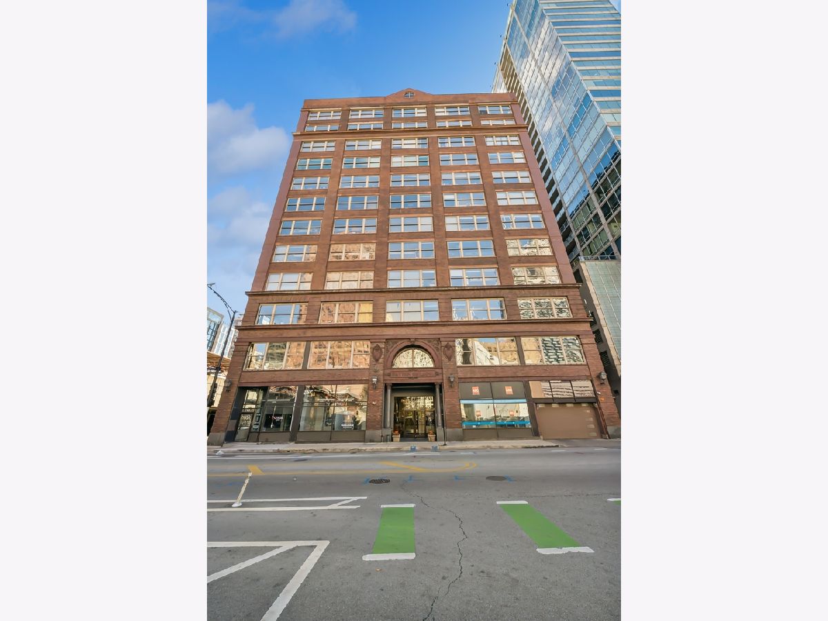 Condos & Townhomes Rented Market Square Lofts Chicago Illinois, 161 Harrison