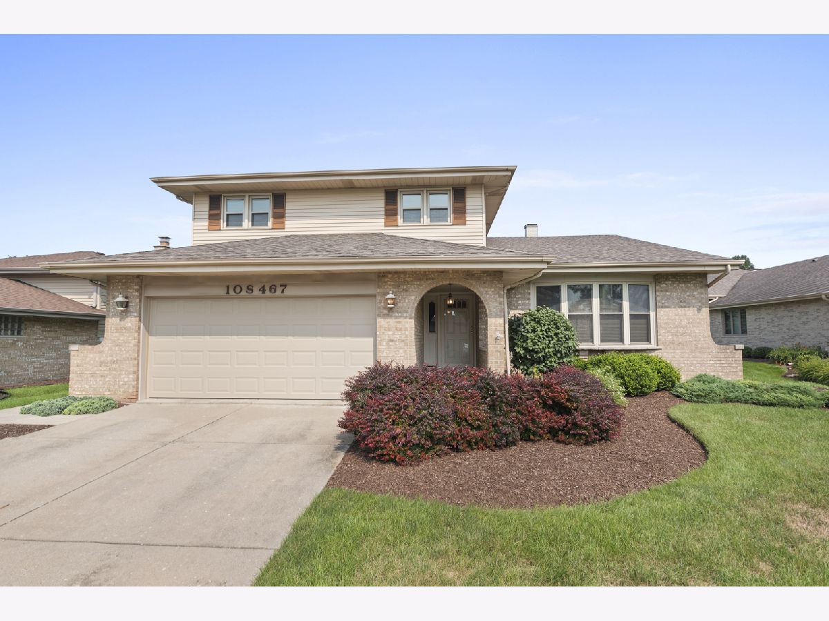 Homes For Sale Farmingdale Village Downers Grove Illinois, 10S467 Rutgers Court