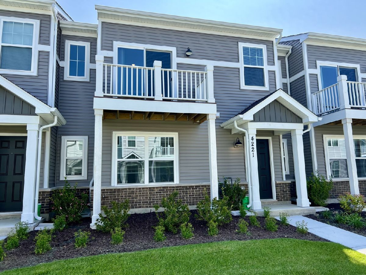 Condos & Townhomes Rented Chelsea Manor Aurora Illinois, 4221 Chelsea Manor