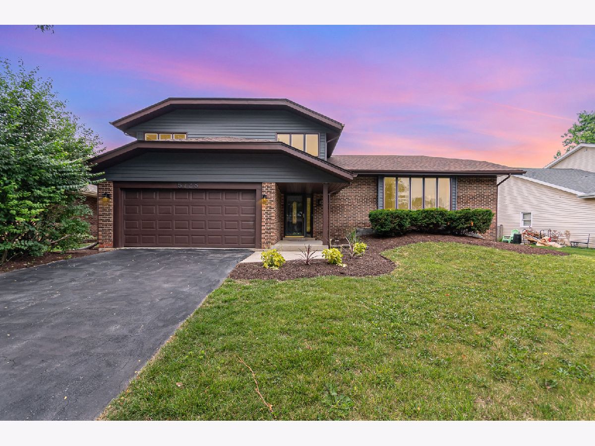 Homes & Townhomes For Sale Deer Creek Westmont Illinois, 5728 Antler Lane