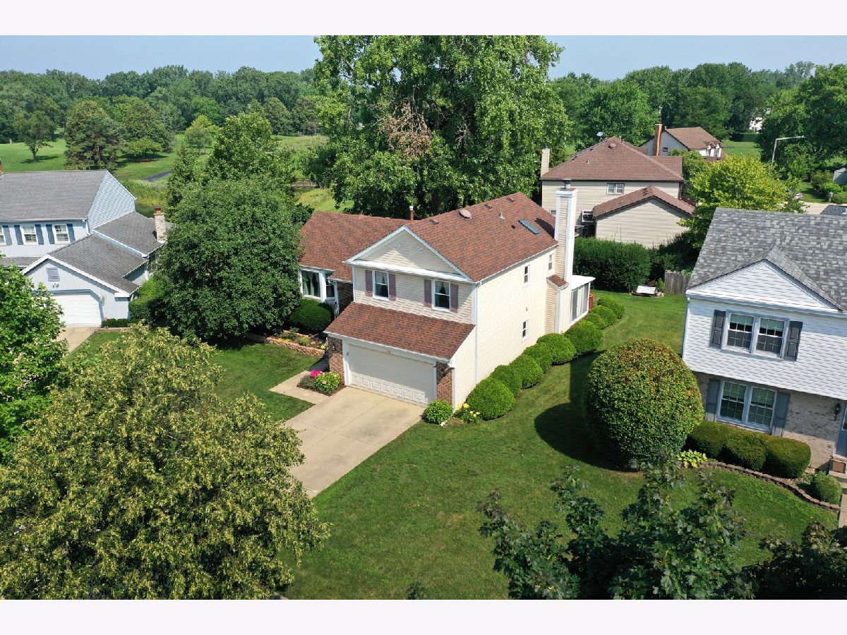 Homes For Sale Vintage Buffalo Grove Illinois, 412 Chateau Drive
