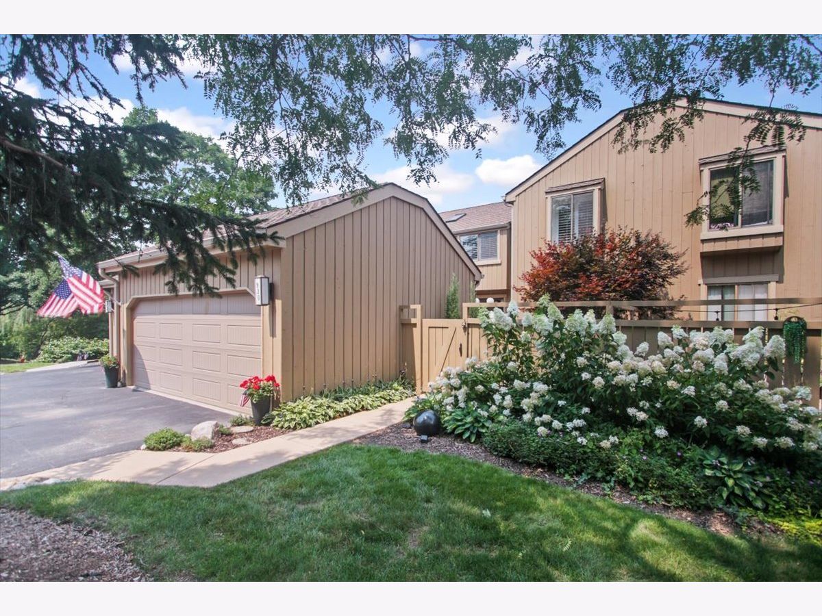  For Sale Lake Barrington Illinois, 930 Oak Hill Road